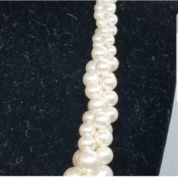 ROMAN VINTAGE LUSTROUS FAUX PEARL TWIST DESIGN NECKLACE - Picture 4 of 5